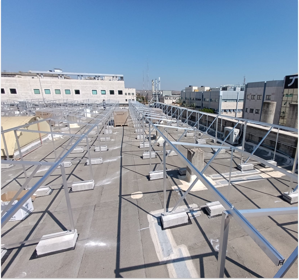 גג מסחרי ריק